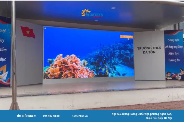 Màn hình LED trường học P4 - ngoài trời cho sân khấu THCS Đa Tốn (ảnh: Suntech)
